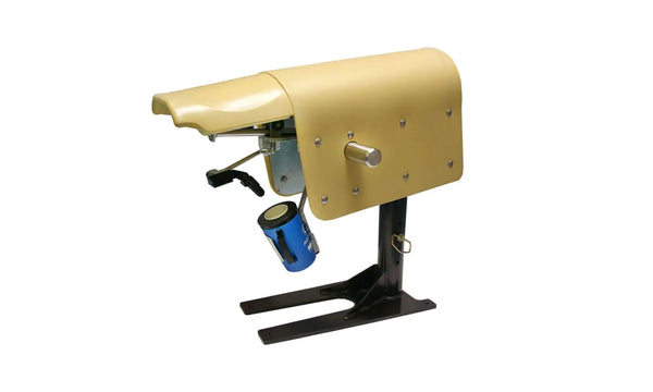 Minitube, BoarMatic collection system, 9” (for younger boars) Plastic cover; The BoarMatic boar dummy is provided with an integrated mechanism for automatic semen collection. With exchangeable mounting element.  Prod. No. 11100/0201